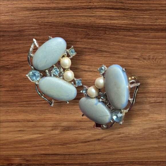 Vintage Clip-On Earrings W/ Blue Oval Cabochons Faux Pearls & Rhinestones On Sil - Picture 2 of 9